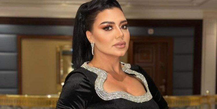 رانيا يوسف ترد على منتقدي إطلالاتها الجريئة: «مش هتغير عشان حد»