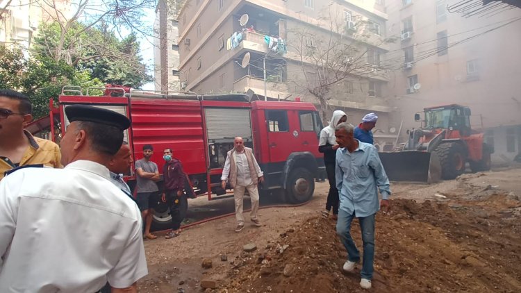 عاجل.. نشوب حريق بمخزن في شارع الهرم | صور