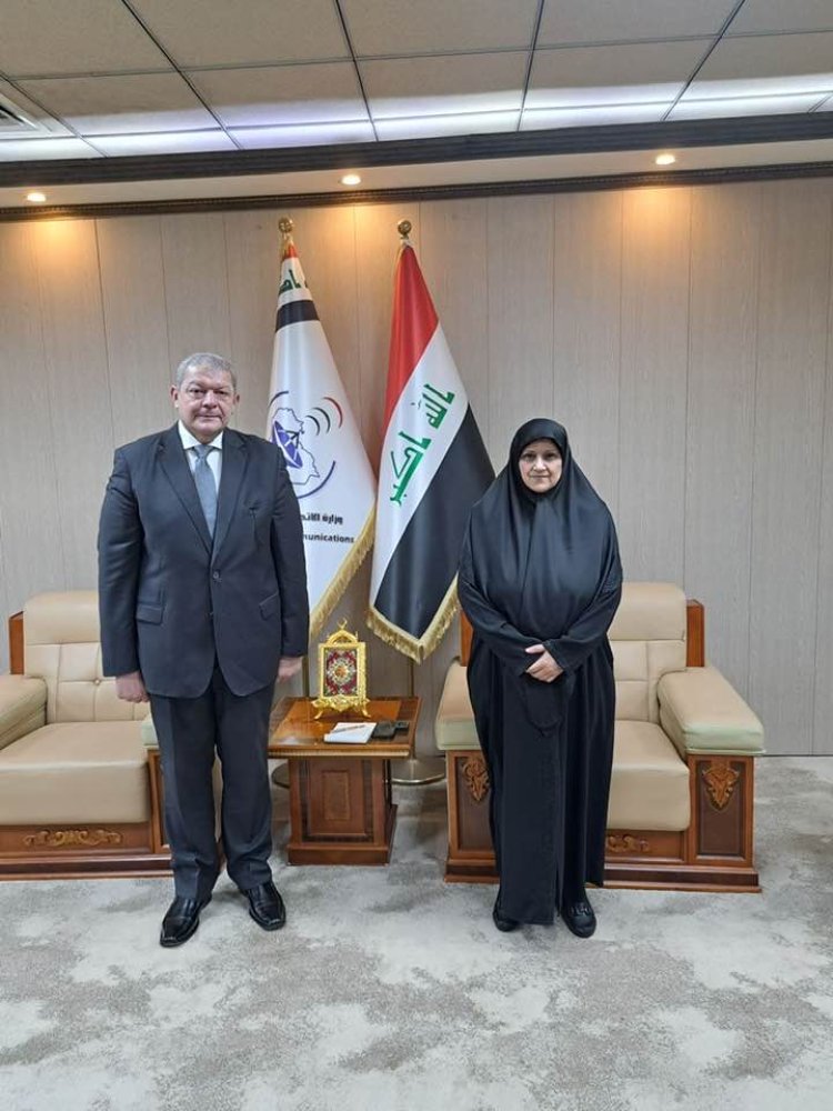 سفير مصر في بغداد يلتقى وزيرة الاتصالات العراقية لبحث سبل التعاون