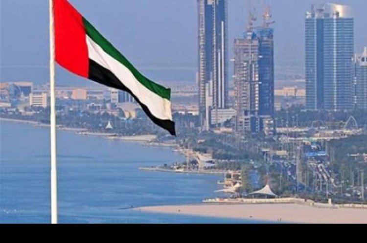 الإمارات تنصح المواطنين بعدم الخروج من المنازل وتوقف المطارات بسبب الطقس