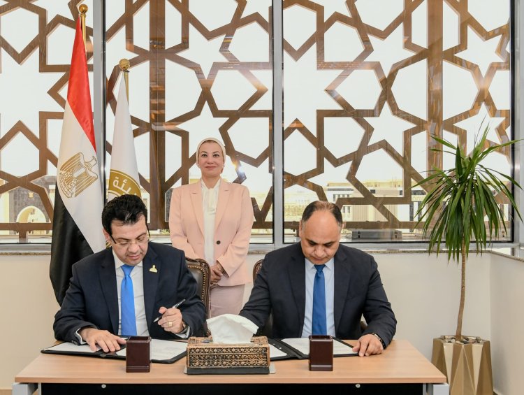 وزيرة البيئة تشهد توقيع بروتوكول تعاون بين جهاز شئون البيئة ومؤسسة حارتنا المصرية