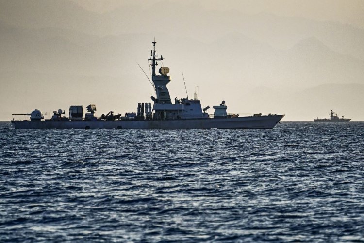 التوتر يتصاعد في المياه الدولية.. أمبري البريطانية تكشف عن هجوم بالصواريخ على سفينة يونانية قرب باب المندب